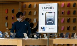 Trump’s tariffs shake up smartphone supply chains